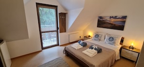 Comfort Double Room, Non Smoking, Courtyard View