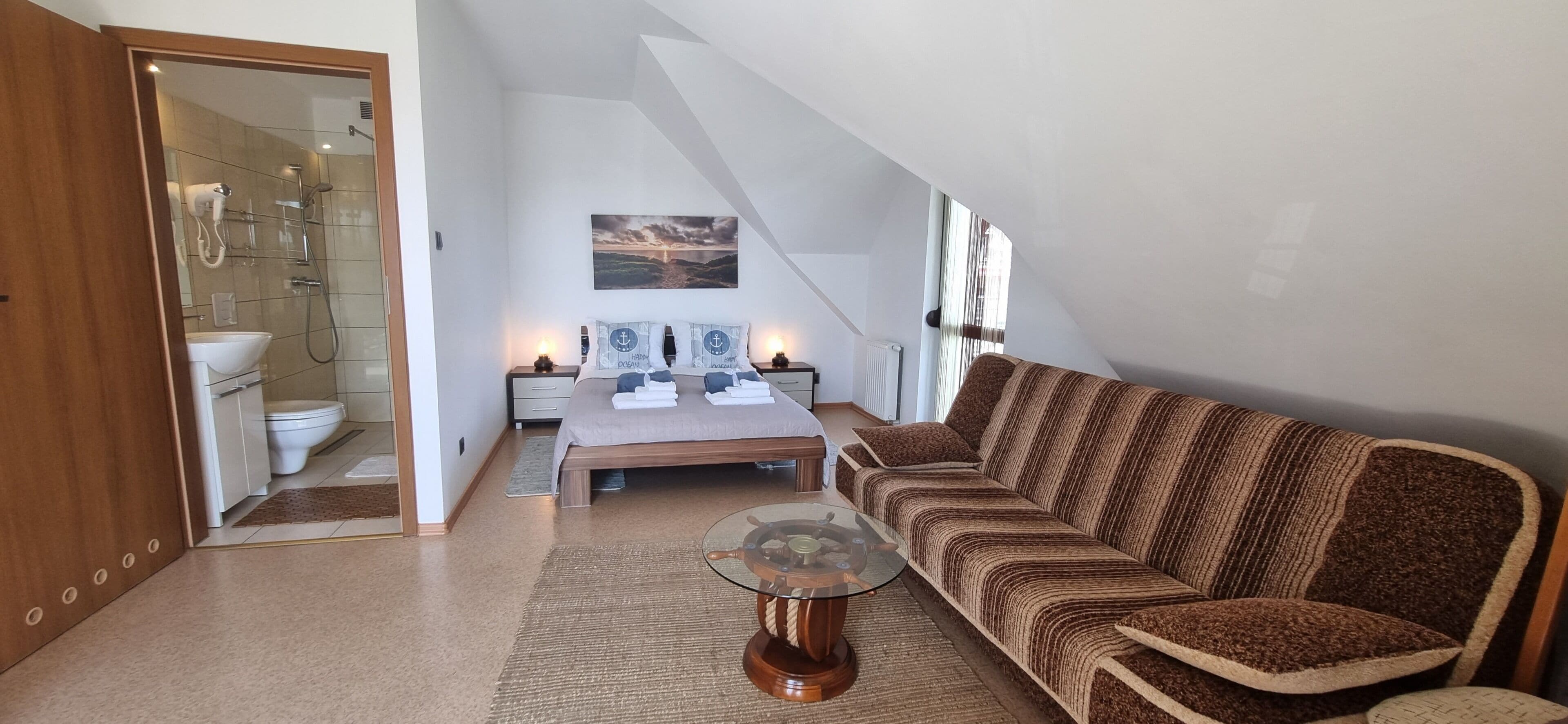 Chambre Double Supérieure, 1 lit double et 1 canapé-lit, vue fleuve