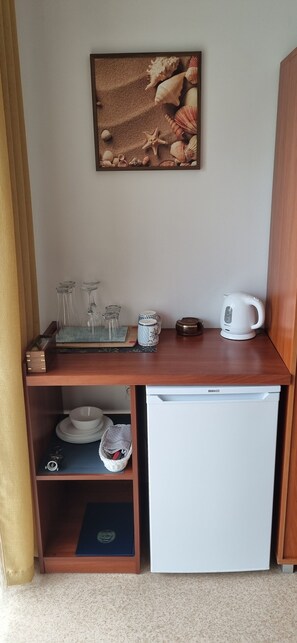 Superior Double Room, River View | Private kitchen