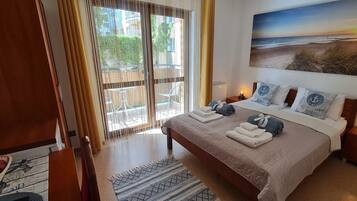 Comfort Double Room, Courtyard View | Premium bedding, laptop workspace, blackout curtains, soundproofing