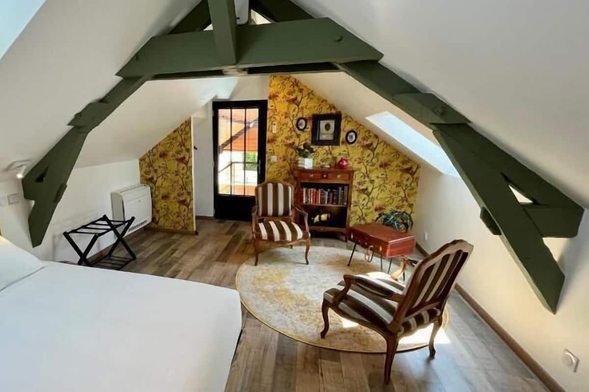 Comfort Double Room, Pool View | Soundproofing, free WiFi, bed sheets