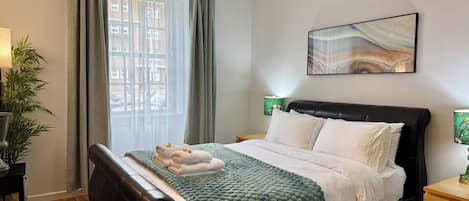 2 bedrooms, iron/ironing board, free WiFi, bed sheets