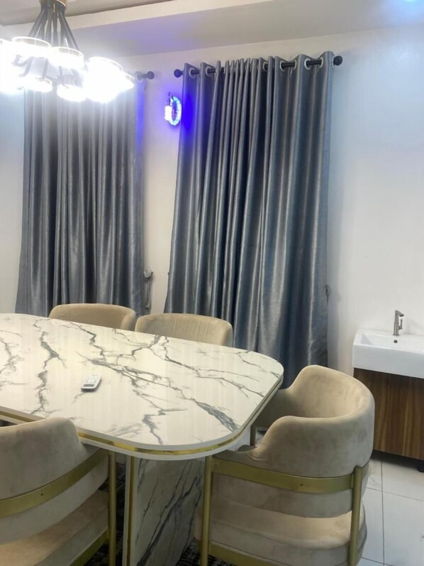 House, 2 Bedrooms, Balcony | Dining room