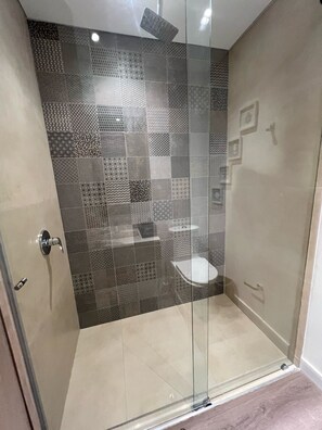 Comfort Apartment, Balcony | Bathroom