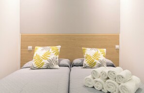 1 bedroom, bed sheets