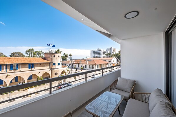 Apartment - Finikoudes Marina View 102 (Larnaca)