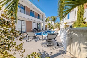 Villa - By The Beach - Aura Villa (Paralimni)