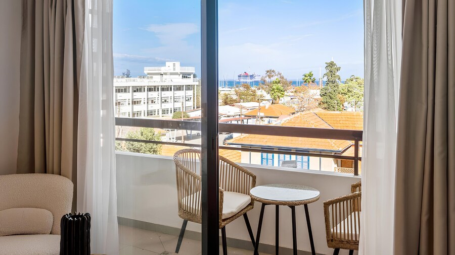 Finikoudes Marina View 202