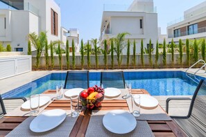 Room - By The Beach - Sunstone Seaview Villa (Paralimni)