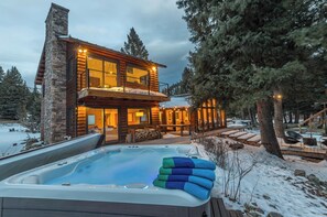 Terrace/patio - Big Sky Vacation Rentals: Riverbend Haven (Gallatin Gateway)
