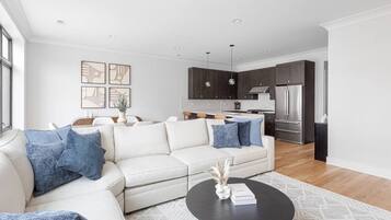 Smart TV, fireplace, offices