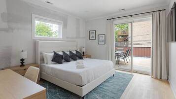 3 bedrooms, desk, iron/ironing board, travel crib