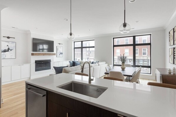 Interior - The Prestige: Designer 3BR/2BA in Prime Location (Chicago)