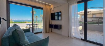 Beachfront Bliss: Relax with a Stunning Sea View