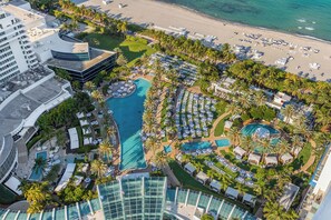 Exterior - Oceanview Stunning Private Residence at Fontainebleau Tresor - 3505 (Miami Beach)