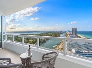 Property grounds - Oceanview Stunning Private Residence at Fontainebleau Tresor - 3505 (Miami Beach)