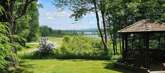 2-bedroom Lakeview house near Tupper Lake with AC, WiFi, Deck, Gazebo, Firepit