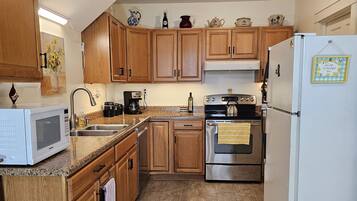 Mikrowelle, Ofen, Herdplatte, Geschirrspüler