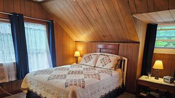 2 bedrooms, desk, iron/ironing board, WiFi (free)