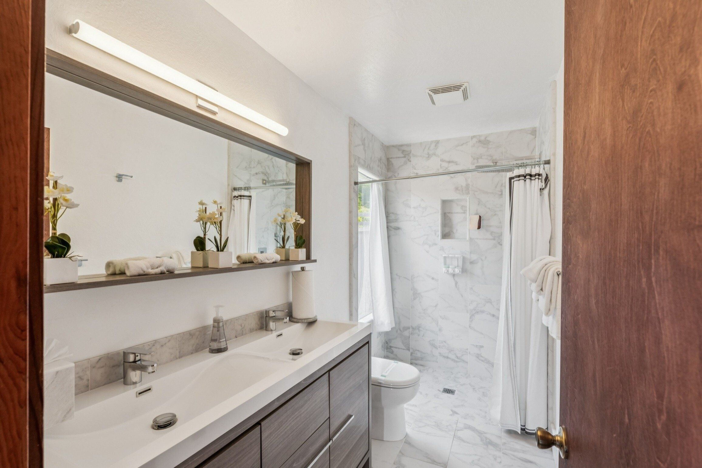 Cottage, 1 Bedroom | Bathroom | Towels, shampoo