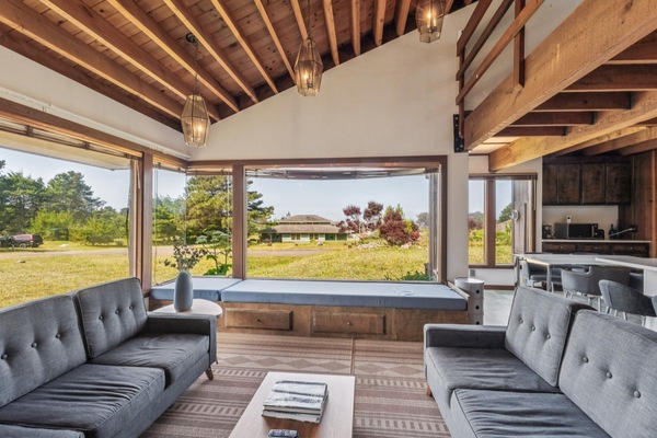 Cottage, 1 Bedroom | Living area | Smart TV, streaming services