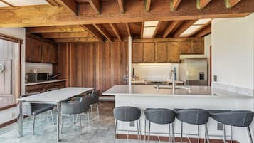 Cottage, 1 Bedroom | Private kitchen | Fridge, oven, coffee/tea maker, toaster