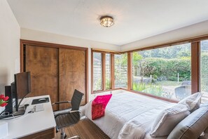 Cottage, 1 Bedroom | 2 bedrooms, free WiFi - Irish Beach Gem Scenic Views & Bbq Yard 1 Bedroom Cottage (Manchester)