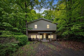 Cottage, 4 Bedrooms | Exterior - Peaceful Lakefront Getaway On Cayuga Lake 4 Bedroom Cottage (Aurora)