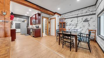 Cottage, 4 Bedrooms | Dining