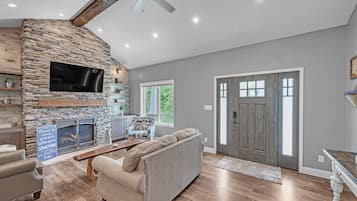 House, 3 Bedrooms | Living area | Smart TV, streaming services