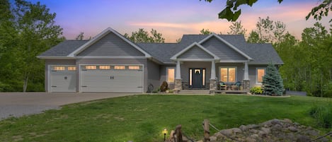 House, 3 Bedrooms | Exterior