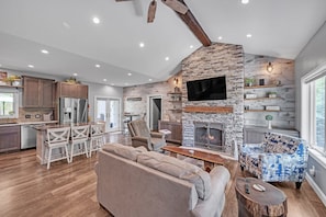 House, 3 Bedrooms | Living area | Smart TV, streaming services