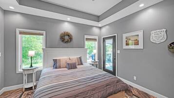 House, 3 Bedrooms | 3 bedrooms, minibar, desk, laptop workspace