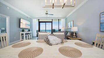 Condo, 3 Bedrooms | Interior