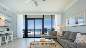 Condo, 3 phòng ngủ | Khu phòng khách