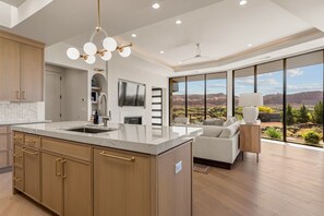 Maison, 4 chambres | Intérieur