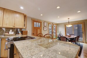 Townhome, 3 Bedrooms | Private kitchen | Fridge, oven, coffee/tea maker, toaster