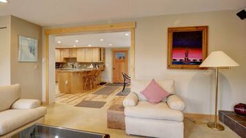 Townhome, 3 Bedrooms | Living area | Smart TV