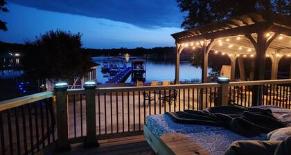 Lake Greenwood Lodge-Main House and Guest House- Boats and Pups Welcome