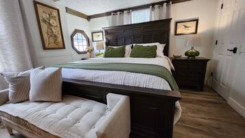 4 bedrooms, desk, free WiFi, bed sheets