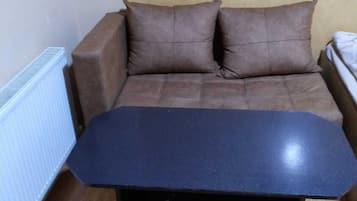 Deluxe Double Room | 2 bedrooms, soundproofing, free WiFi