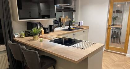 Home from Home, only 5 minutes drive from Historical Durham center.