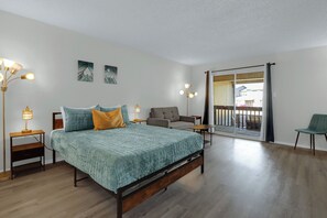 3 habitaciones, tabla de planchar con plancha, wifi y ropa de cama 