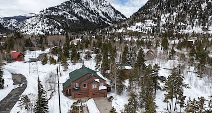 Charming Frisco Getaway|Close to Main St|Sleeps 8