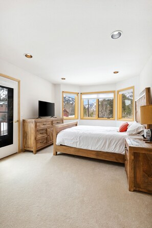 3 bedrooms, desk, free WiFi