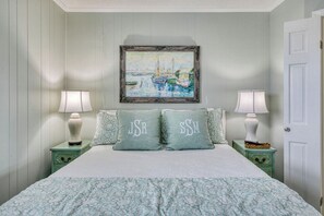 2 bedrooms, WiFi, bed sheets - Two Bedroom Condo with a Shared Swimming Pool on the channel front. (Garden City Beach)