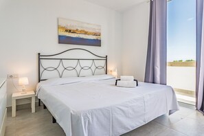2 Schlafzimmer, Zimmersafe, Schreibtisch, Bügeleisen/Bügelbrett