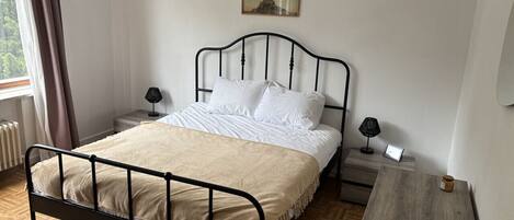 2 chambres, bureau, Wi-Fi gratuit, draps fournis