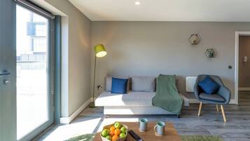 Apartment, 2 Bedrooms | Living area
