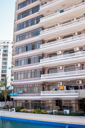 Apartment, 3 Bedrooms, Accessible, Balcony | Bahagian luar
